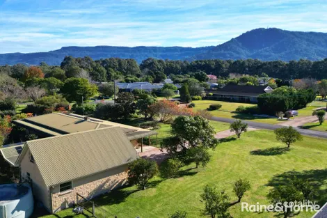 Property photo of 7 Peachey Close Bomaderry NSW 2541