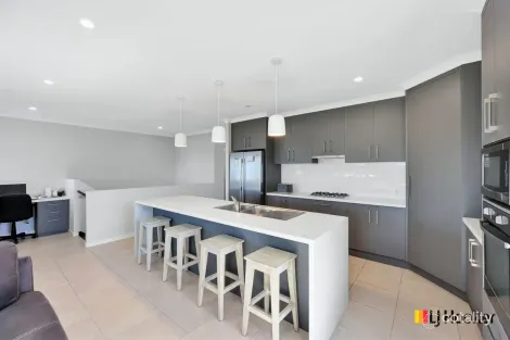 Property photo of 32 Oceanview Street Bargara QLD 4670