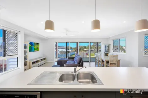 Property photo of 32 Oceanview Street Bargara QLD 4670
