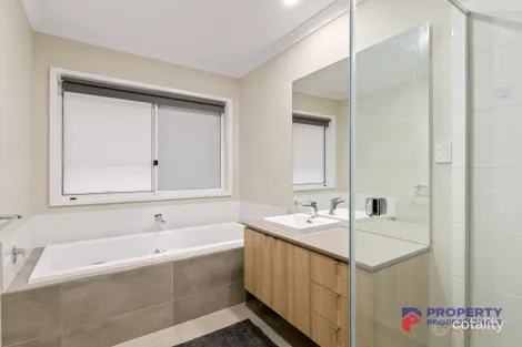 Property photo of 3 Ponting Circuit Pallara QLD 4110