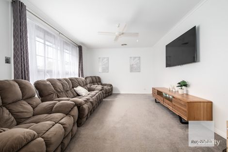Property photo of 8 Stayton Close Deer Park VIC 3023