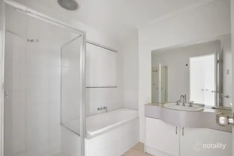 Property photo of 39 Tandara Circuit Melton West VIC 3337