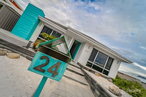 Property photo of 24 Aquamarine Parade Karnup WA 6176