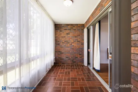 Property photo of 2/210 Russell Street Newtown QLD 4350