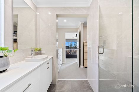 Property photo of 11 Seaview Place Wannanup WA 6210