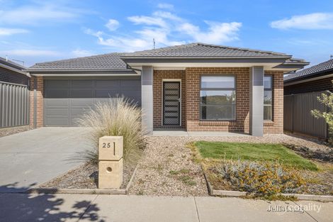 25 Oshannassy Pde, Lucas, VIC 3350