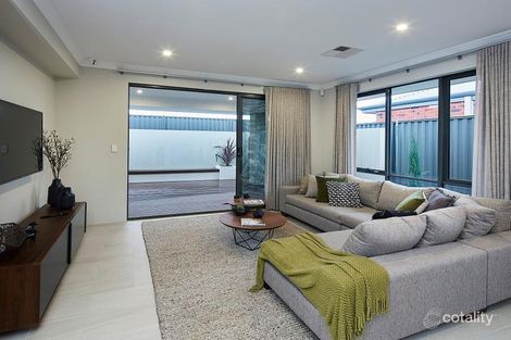 15 Tempranillo Rise, Hocking, WA 6065