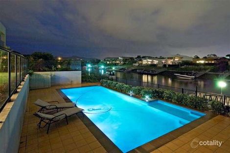 Property photo of 40 Ferrymans Court Helensvale QLD 4212