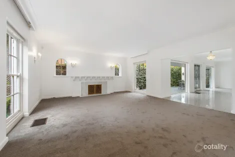 Property photo of 1/589A Toorak Road Toorak VIC 3142