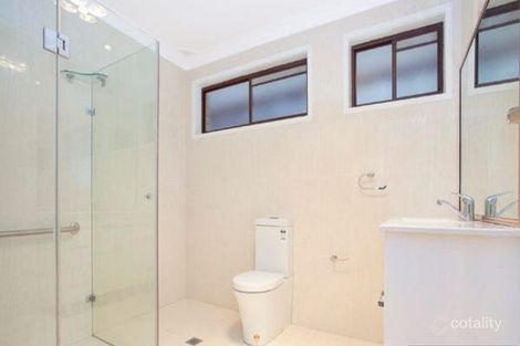 Property photo of 2 Wilga Close Casula NSW 2170