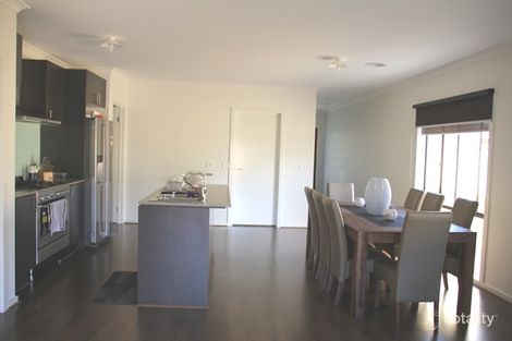 Property photo of 34 Eynesbury View Wollert VIC 3750