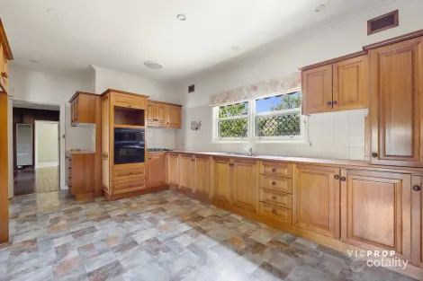 Property photo of 42 Packham Street Box Hill North VIC 3129