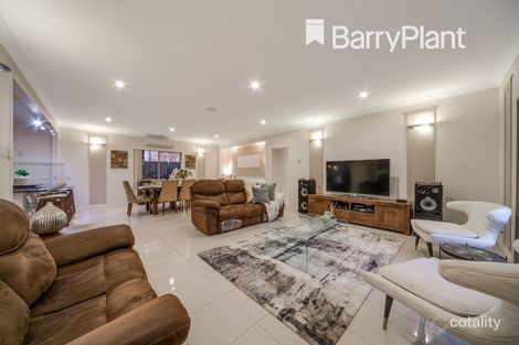 Property photo of 12 Pyrus Court Pakenham VIC 3810