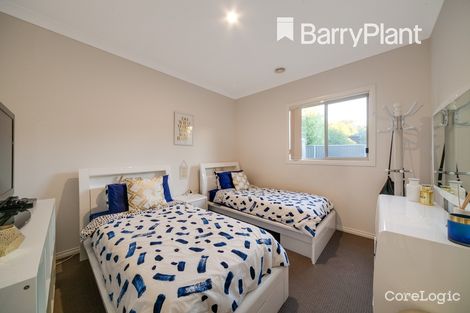 Property photo of 12 Pyrus Court Pakenham VIC 3810