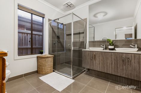 Property photo of 13 Ascot Place Keysborough VIC 3173