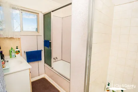 Property photo of 18 Hinkler Crescent Sunset QLD 4825