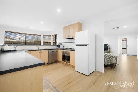 Property photo of 7 Aynes Court Point Cook VIC 3030