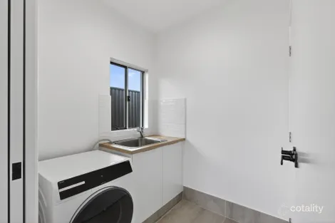 Property photo of 42 Tinaburra Drive Yungaburra QLD 4884