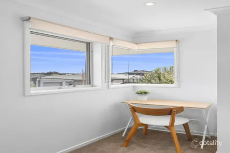 Property photo of 2 Tutor Street Mount Duneed VIC 3217