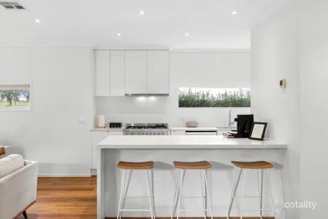 Property photo of 2 Tutor Street Mount Duneed VIC 3217