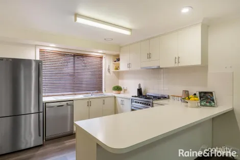 Property photo of 5 Fullbrook Drive Sunbury VIC 3429