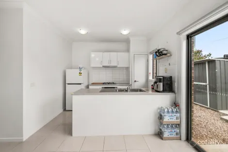 Property photo of 2/38 Loretta Boulevard Tarneit VIC 3029