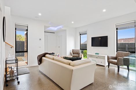 Property photo of 2/11 William Street Bulleen VIC 3105