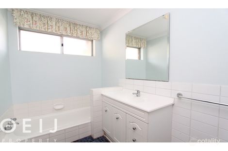 Property photo of 37 Liseron Way Ferndale WA 6148