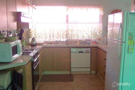 Property photo of 12 Redhill Court Endeavour Hills VIC 3802