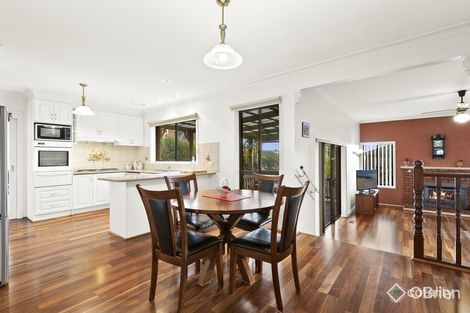 Property photo of 7 Gore Rise Endeavour Hills VIC 3802