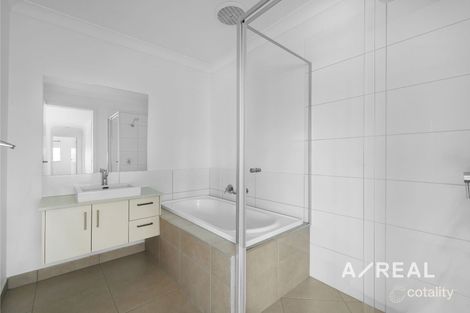 Property photo of 31 Kittyhawk Road Point Cook VIC 3030