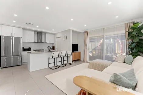 Property photo of 8 Marsdenia Avenue Melonba NSW 2765