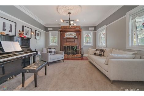 Property photo of 46 Eagleview Way Craigieburn VIC 3064
