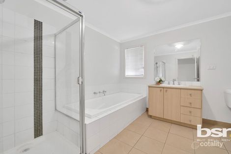Property photo of 11 Hamish Drive Tarneit VIC 3029