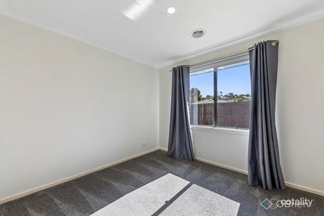 Property photo of 2 Swamp Gum Close Pakenham VIC 3810