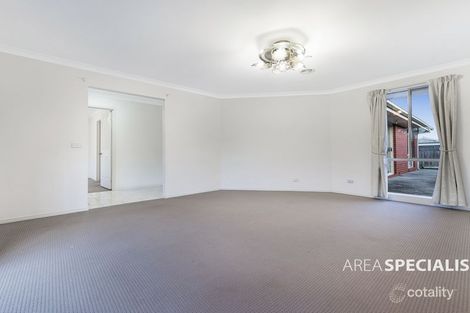 Property photo of 33 Cornwell Crescent Cranbourne East VIC 3977