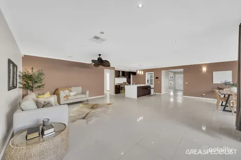 Property photo of 2 Crepe Myrtle Close Harkness VIC 3337