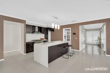 Property photo of 2 Crepe Myrtle Close Harkness VIC 3337