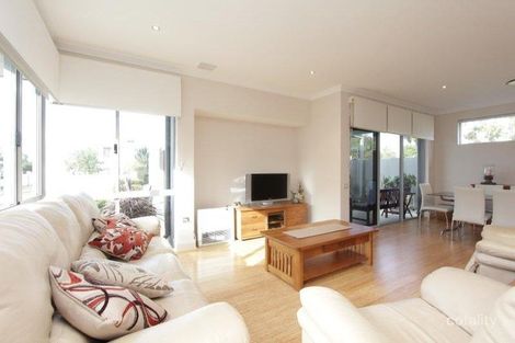Property photo of 1/451 Riverton Drive East Riverton WA 6148