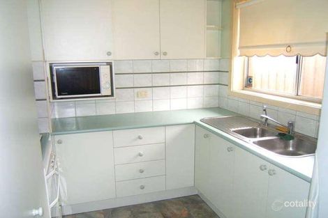 Property photo of 4 Chatham Place Kings Park VIC 3021