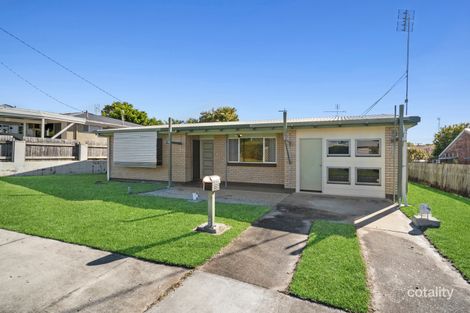 17 Cromwell St, Battery Hill, QLD 4551