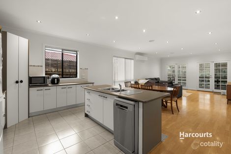 Property photo of 47 Wakenshaw Crescent Pakenham VIC 3810