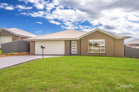 Property photo of 2/17 Banool Circuit Bomaderry NSW 2541