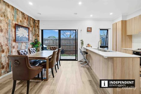 10 Steadfield Cct, Melton South, VIC 3338