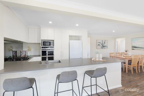 Property photo of 4 Lara Close Ourimbah NSW 2258