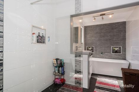 Property photo of 11 Sampson Avenue Belmont North NSW 2280