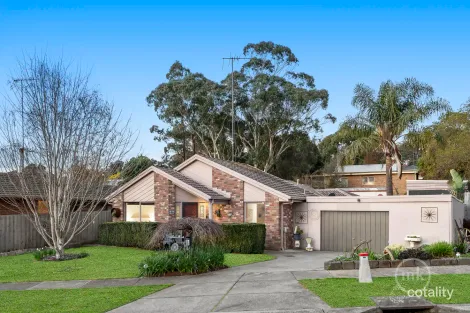 11 Kamarooka Dr, Wattle Glen, VIC 3096