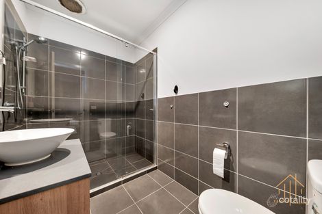 Property photo of 35 Faolan Way Cranbourne West VIC 3977