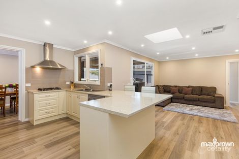 Property photo of 10 Rosny Place Mooroolbark VIC 3138