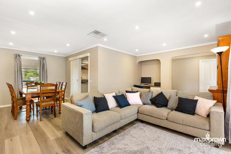 Property photo of 10 Rosny Place Mooroolbark VIC 3138